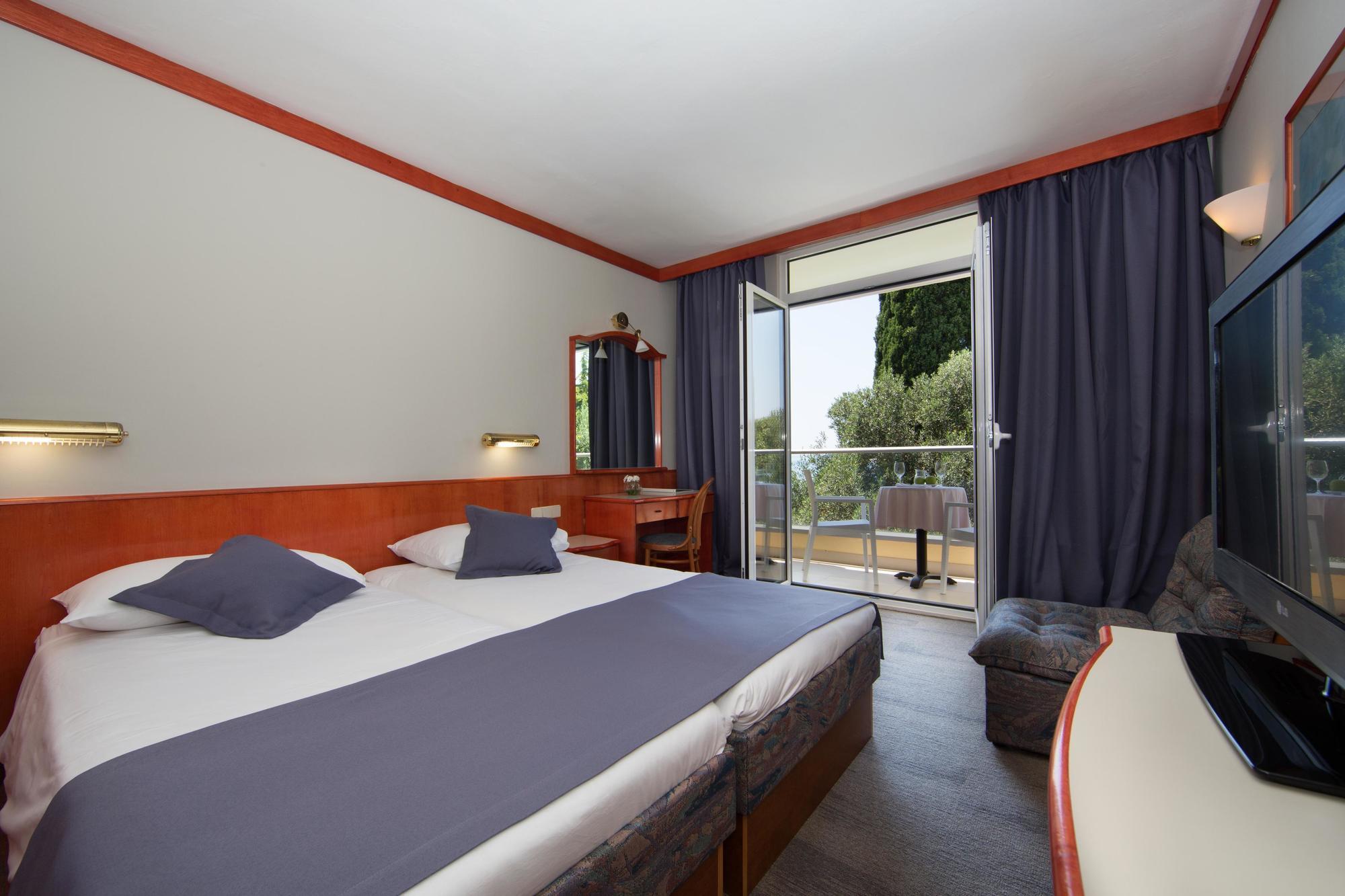 Astarea 2 Hotel Mlini Eksteriør billede
