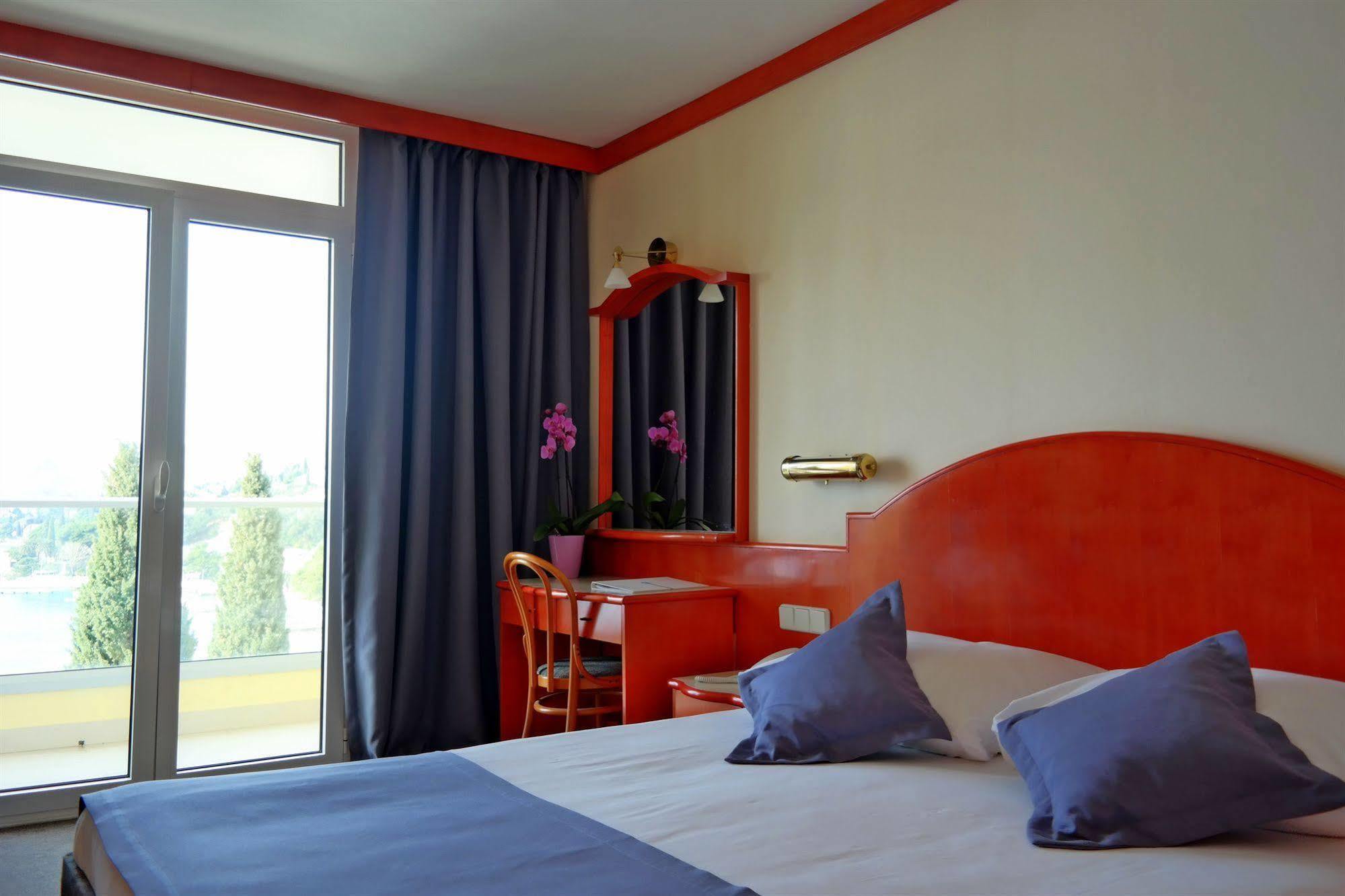 Astarea 2 Hotel Mlini Eksteriør billede