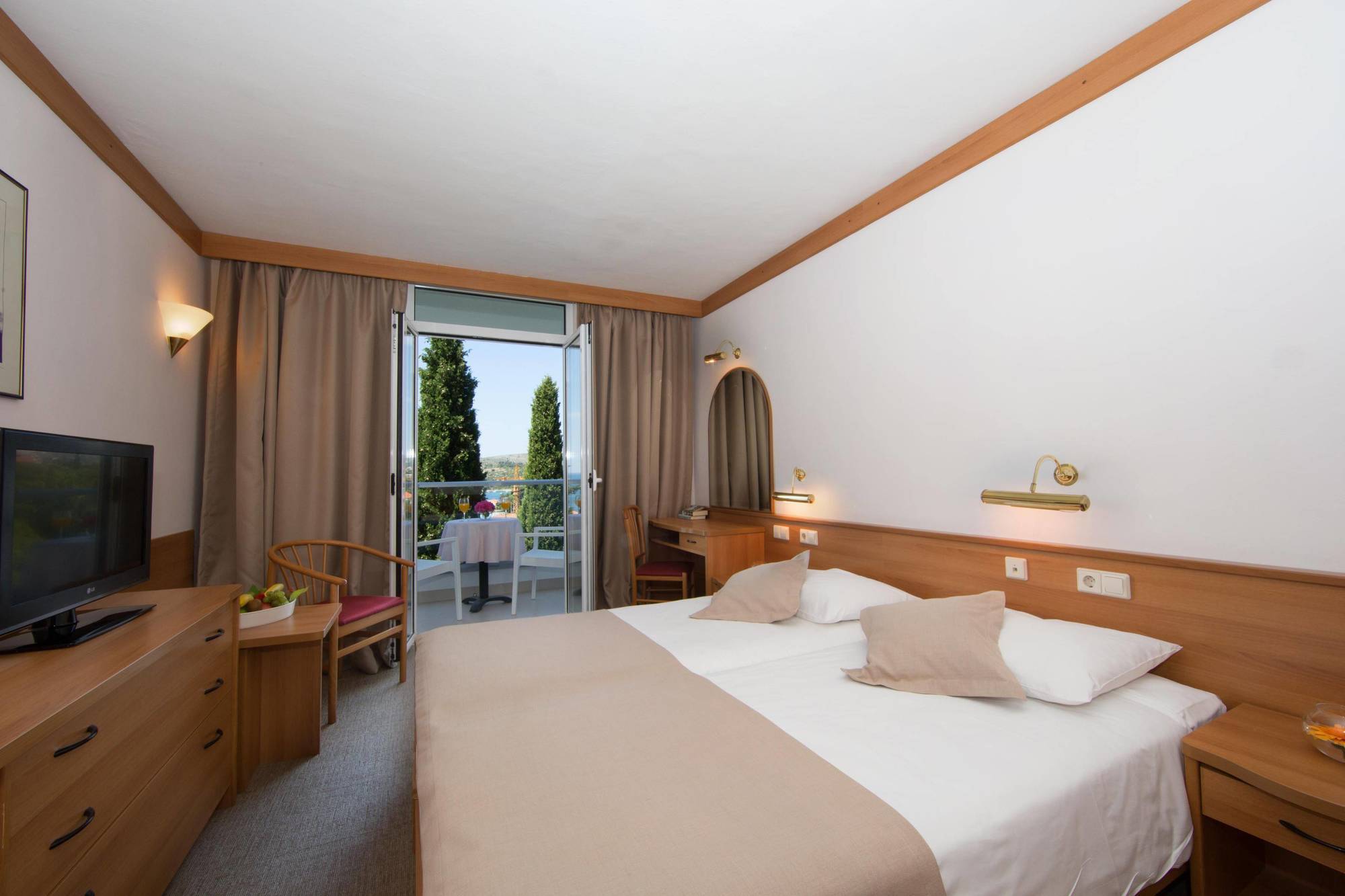 Astarea 2 Hotel Mlini Eksteriør billede