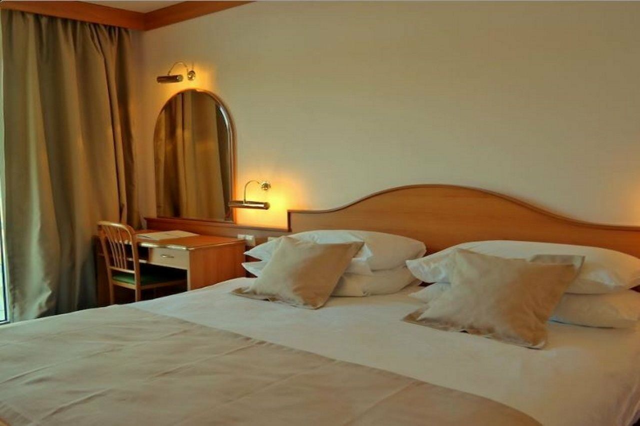 Astarea 2 Hotel Mlini Eksteriør billede